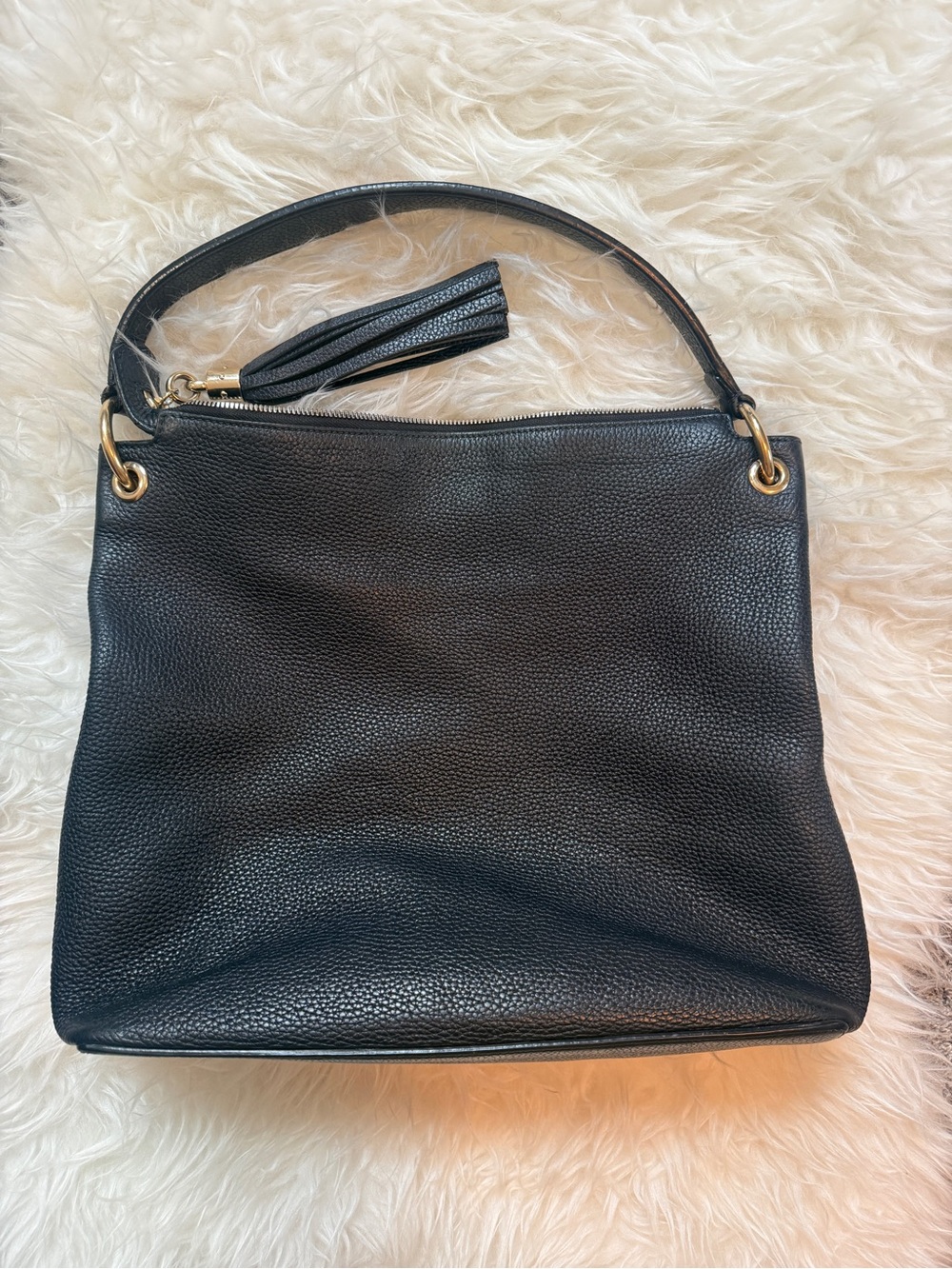 Gucci Black Pebbled Leather Shoulder Bag with Tassel - Picture 2 of 11